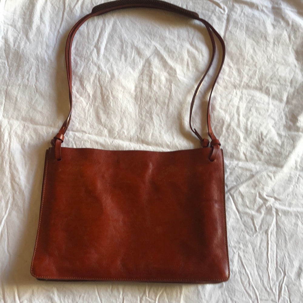 Leather shoulder bag in excellent condition. Rust color